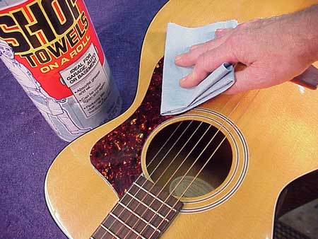 Clean your guitar without leaving a scratch GUITARX X110 Guitar Polish Cloth Super soft cleaning cloth for guitar 